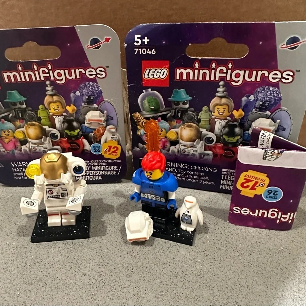 LEGO Series 26 Space Minifigures Astronaut & M-Tron Powerlifter 71046 w Box